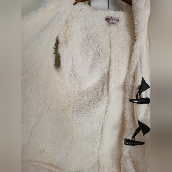 NWT Glimme Fuzzy Cream Vest Sz S - Picture 2 of 4